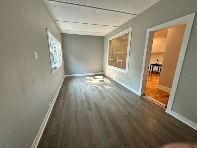 Building Photo - 3255 N Kenneth Ave