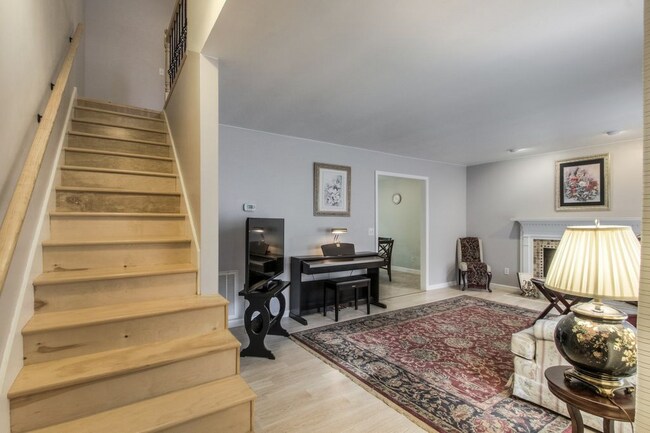 Foto del edificio - 3213 Lumberjack Rd