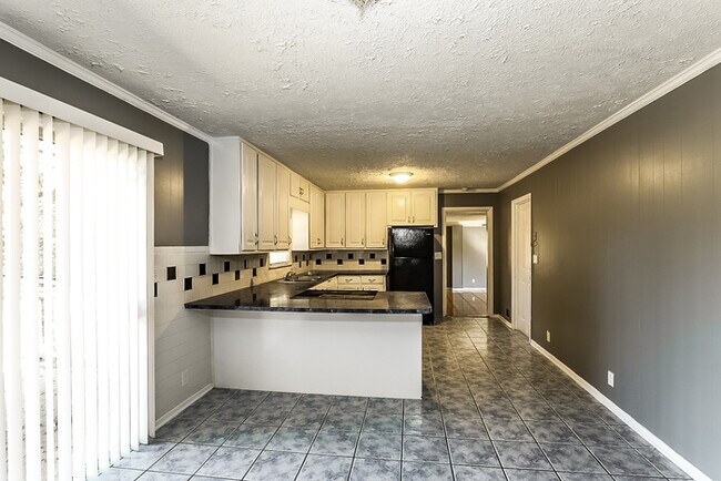 Building Photo - 1185 Sheppard Pl