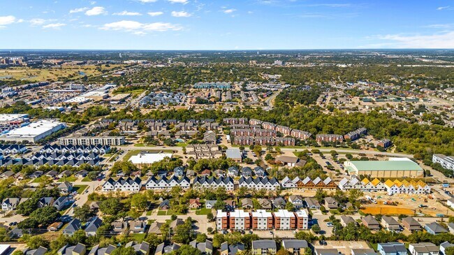 Foto del edificio - 228 Richards St