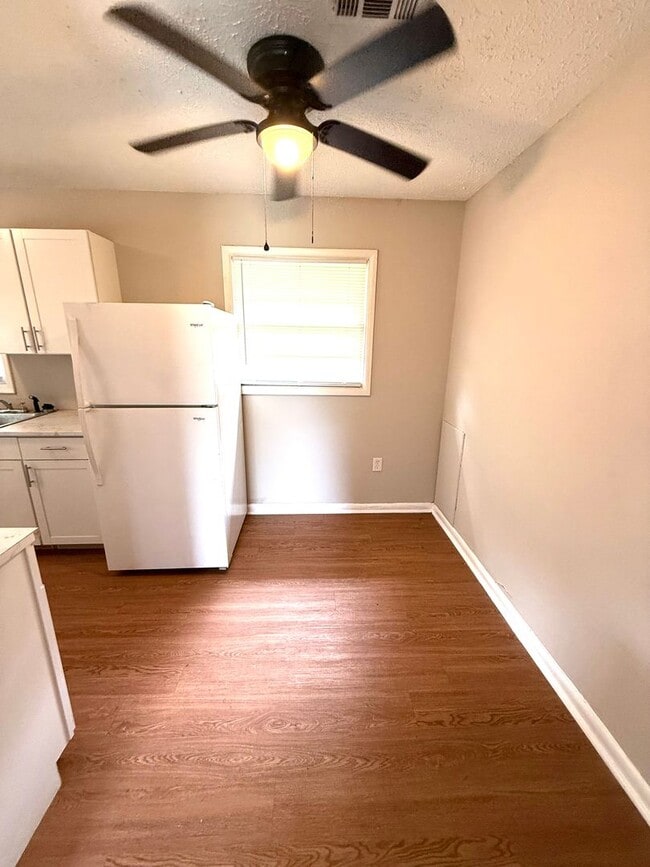 Building Photo - ** 3 bed 1 bath located in Boylston ** Call 334-366-9198 to schedule a self showing