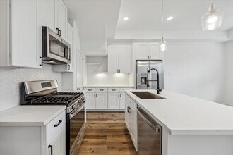 Building Photo - 2333 Hoskins Dr