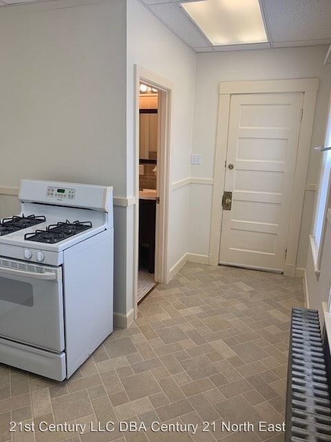 Foto del edificio - 2 Meader Rd