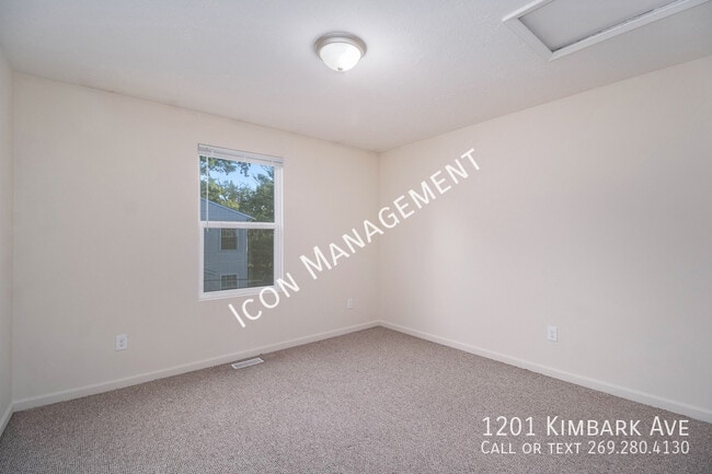 Building Photo - 1201 Kimbark Ave