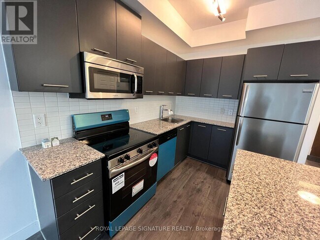 Building Photo - 360 Square One Dr