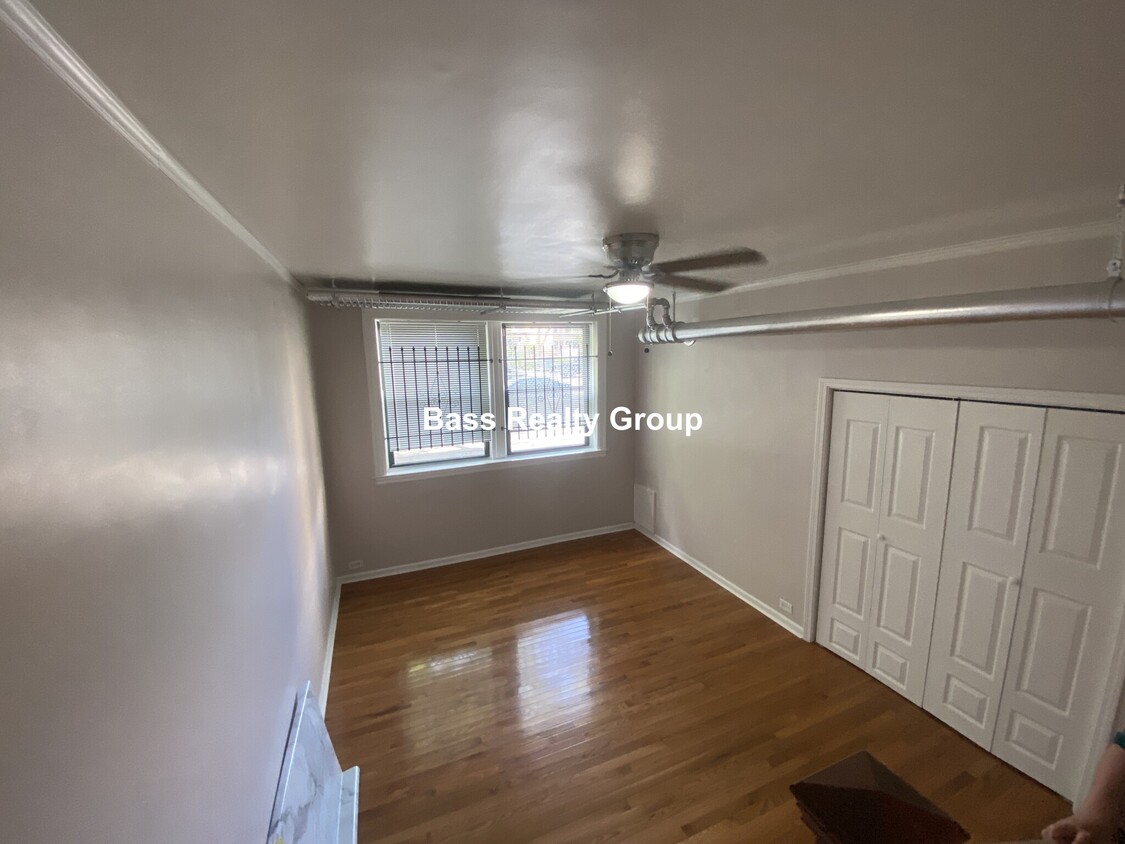 Primary Photo - 5124 S Harper Ave