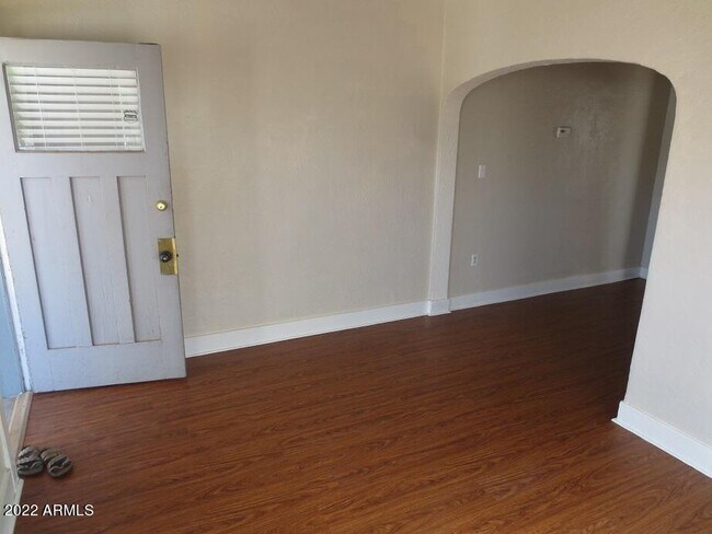 Foto del edificio - 1019 W Woodland Ave