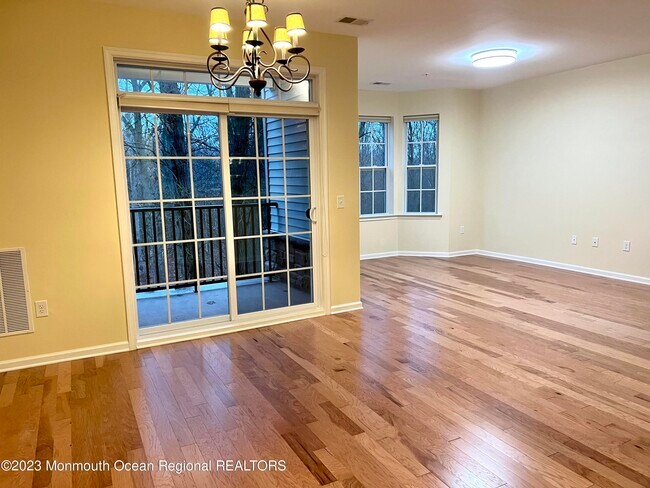 Foto del edificio - 5 Stock Ct