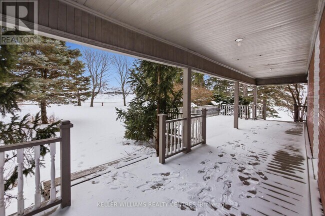 Photo du bâtiment - 3664 Line 8