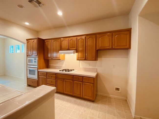 Building Photo - 5518 Namath Cir