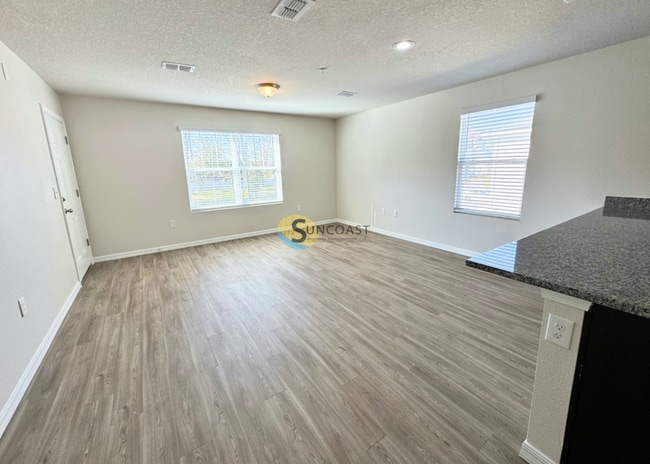 Building Photo - Don't Sleep on this Price!