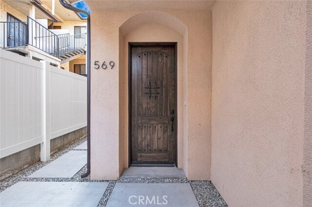 Building Photo - 569 E Cypress Ave