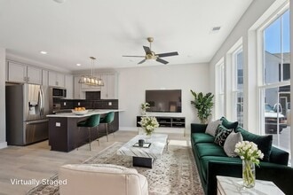 Building Photo - 908 Anderson Ln