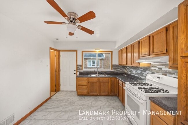 Foto del edificio - 8206 McVicker Ave