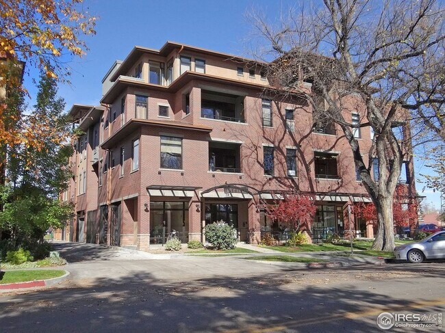 Foto del edificio - 210 W Magnolia St
