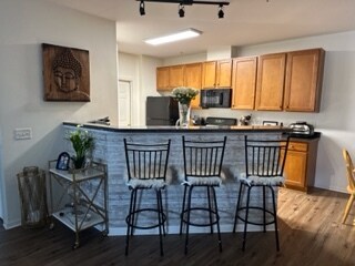 Kitchen Counter Bar - 250 Rosehall Dr