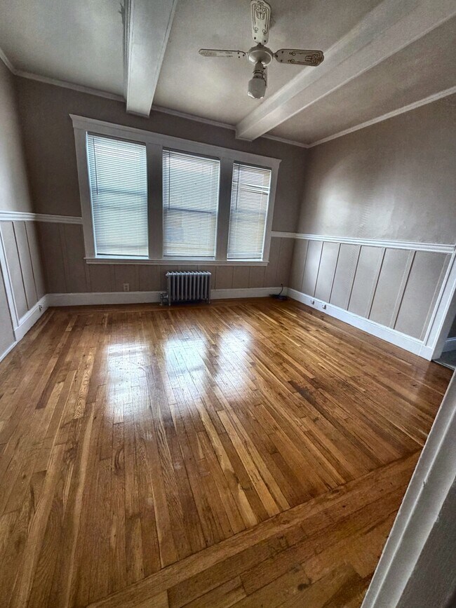 Building Photo - 19 Brockton St