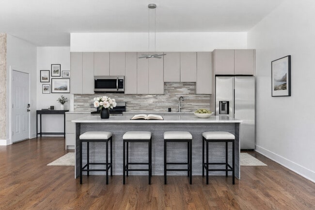 Building Photo - 3655 S Indiana Ave