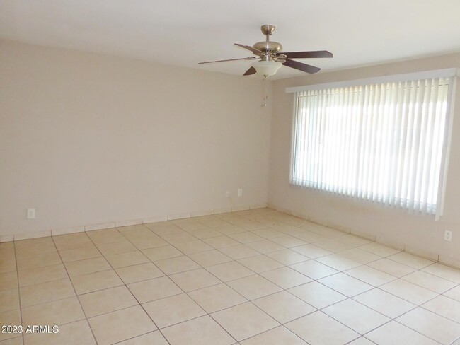 Building Photo - 10904 N 88th Ave