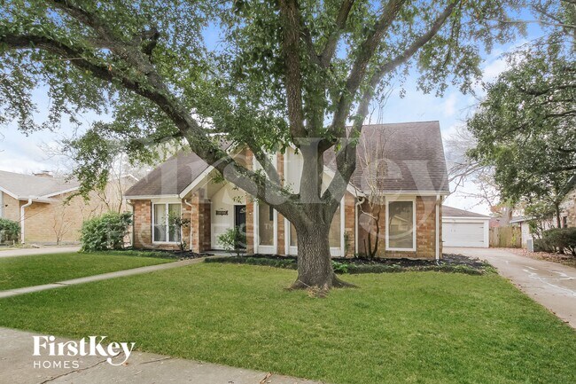 Building Photo - 21419 Park Willow Dr