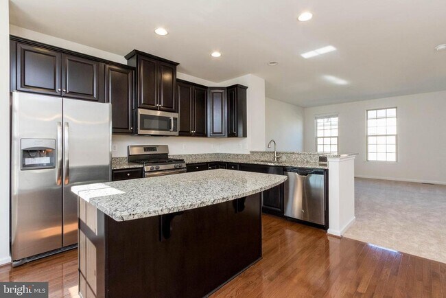 Foto del edificio - 203 Freesia Ln