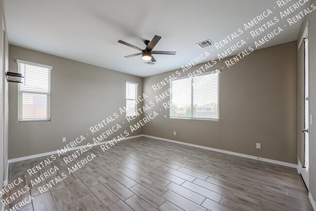 Building Photo - 3 bedroom 2.5 bath in Glendale