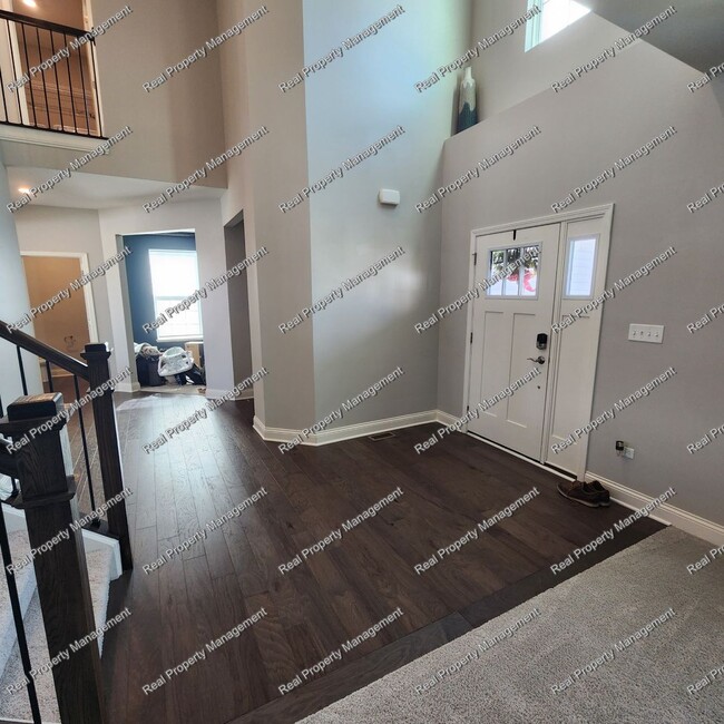 Building Photo - Gorgeous Cedar Lake 4 Bedroom Home
