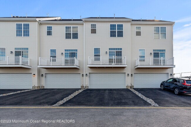 Building Photo - 113 Celebration Blvd