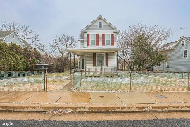 Building Photo - 9 Glenmore Ave