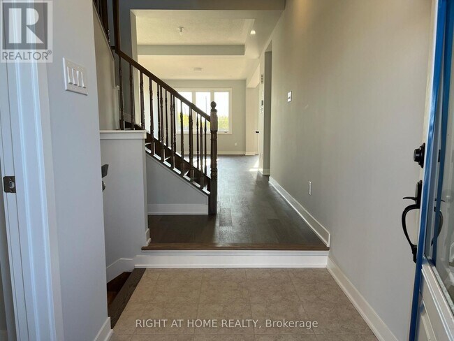 Building Photo - 641 Allied Mews