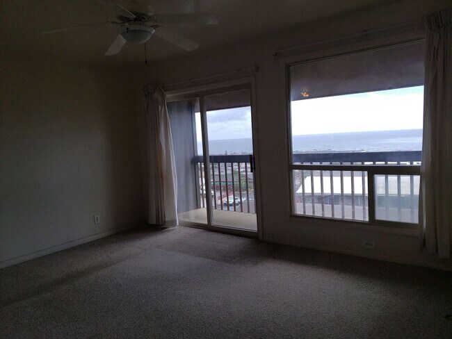 Foto del edificio - WAILUKU MANOR 1 BD. 1 BA. UNFURNISHED UNIT