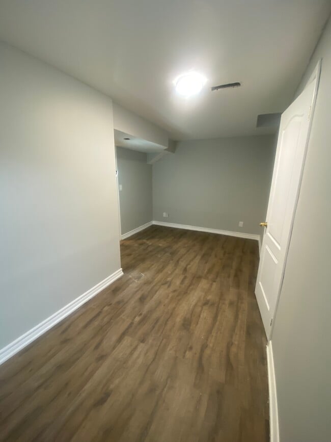 Building Photo - 15 Tanvalley Dr