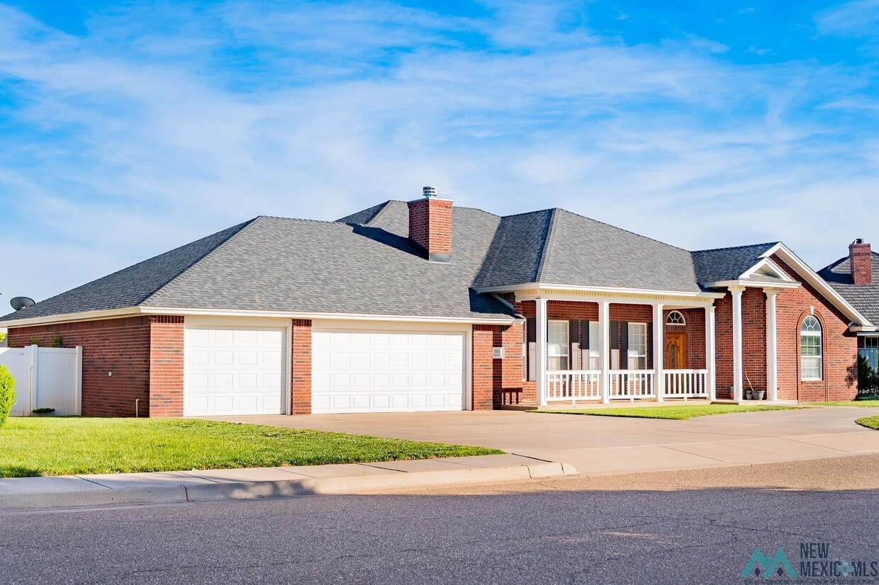 Primary Photo - 3905 Springwood Dr