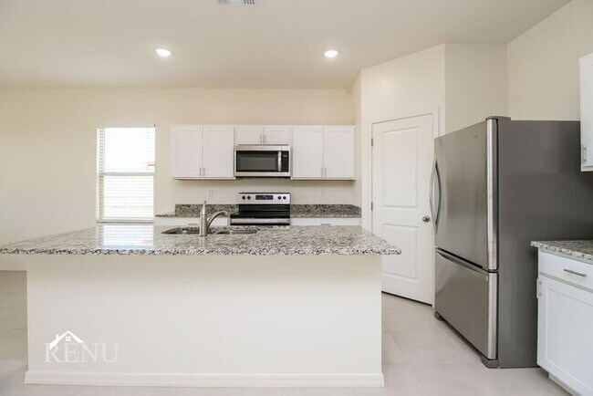 Foto del edificio - 18392 Los Gabrieles Wy