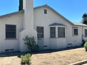 Building Photo - 3096 N Stoddard Ave