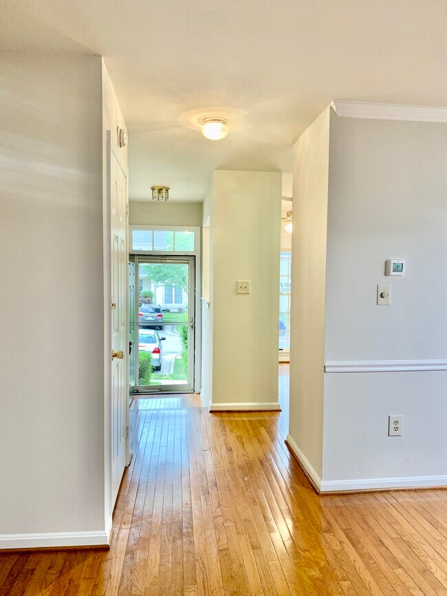 Foto del edificio - 4223 Devonwood Way