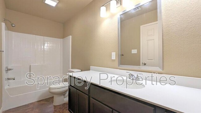 Building Photo - 1012B Kerr Ct