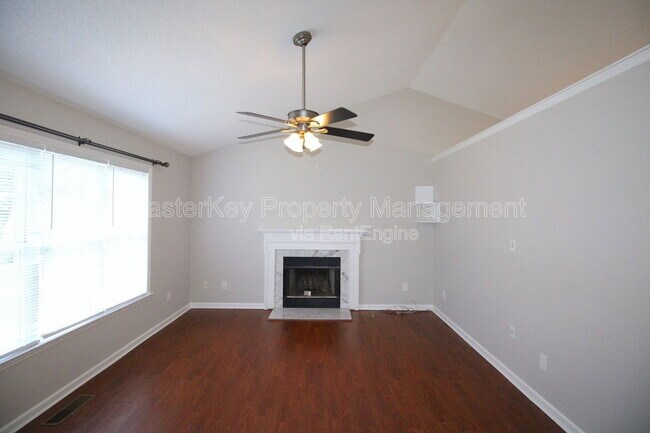 Foto del edificio - 305 Noonday Ct