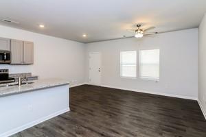 Building Photo - 112 Village Green Dr