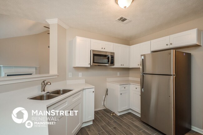 Building Photo - 5080 Towne Park Dr