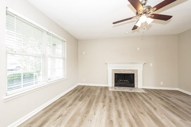 Building Photo - 809 Winchester Cl