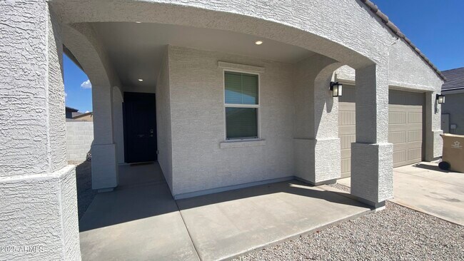 Foto del edificio - 24620 W Mohave St