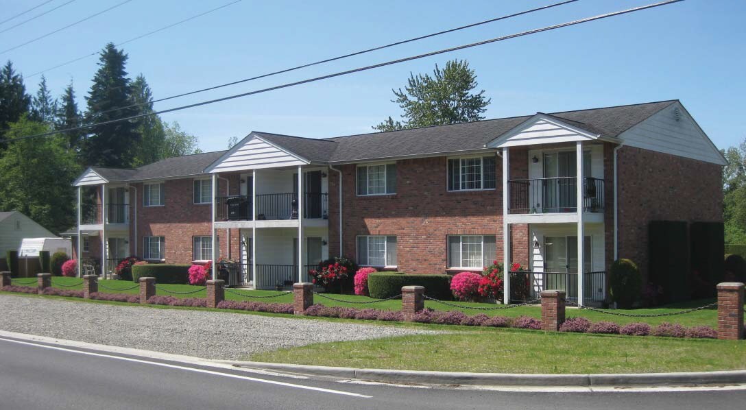 Primary Photo - Colonial Apartments