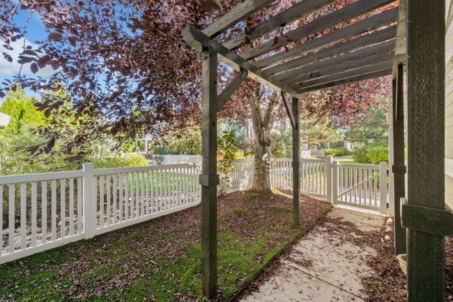 Photo - 1963 Grays Peak Dr Apartment