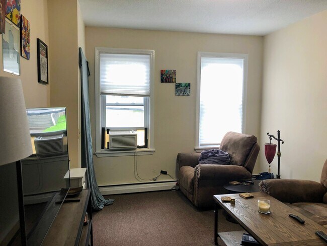 Building Photo - 34 Cedar St