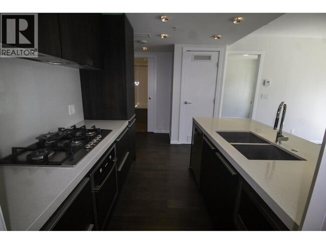 Building Photo - 609 1351 CONTENETAL STREET