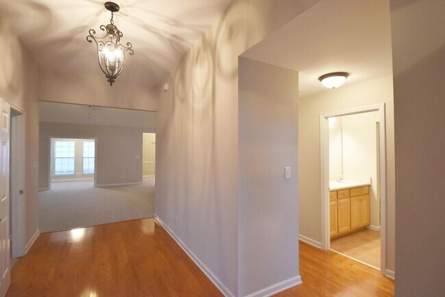 Foto del edificio - 273 Turnbridge Cir