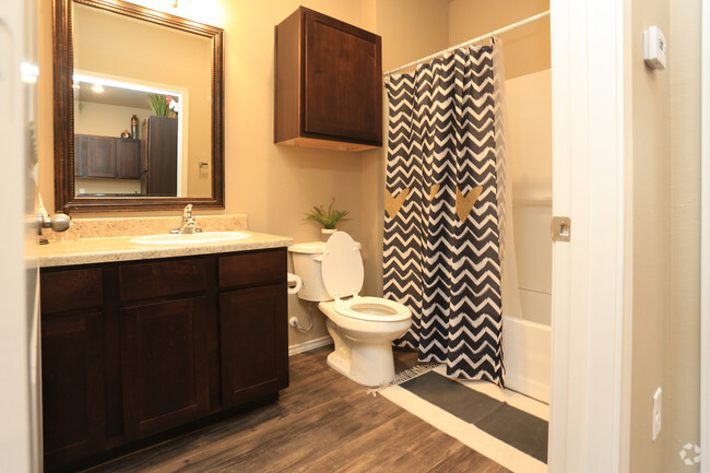 1BR 1BA-Bathroom - Bella Villas