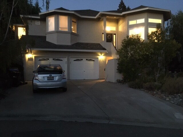 Frente - 165 Ramona Rd
