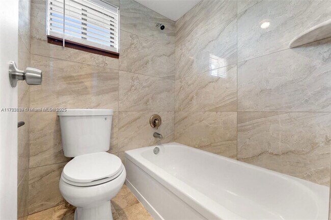 Foto del edificio - 8045 SW 21st Ct